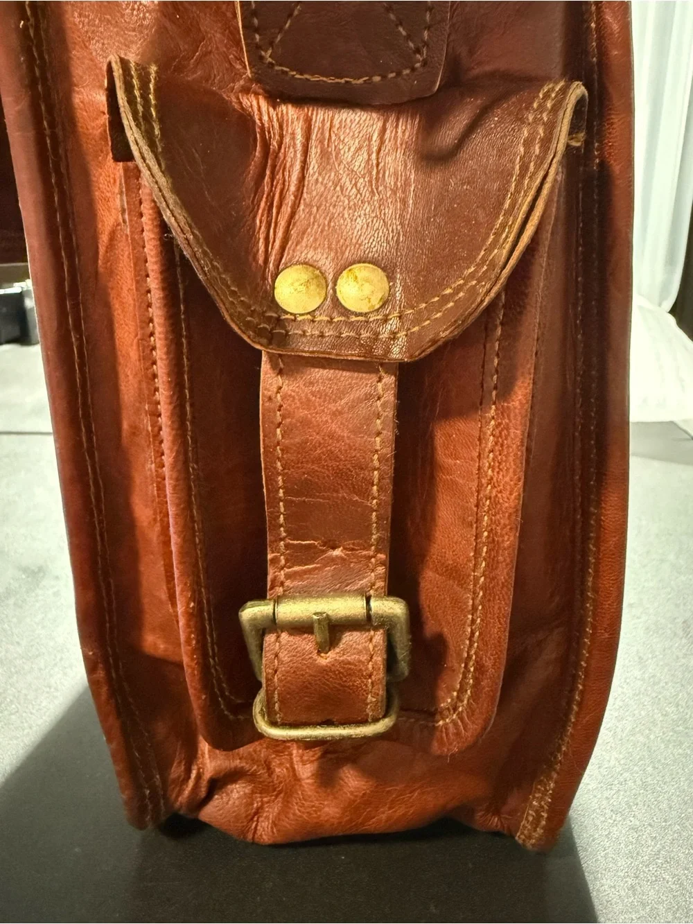 Cuero-Men's Brown Leather Messenger Bag - Classic Briefcase Style-EUC